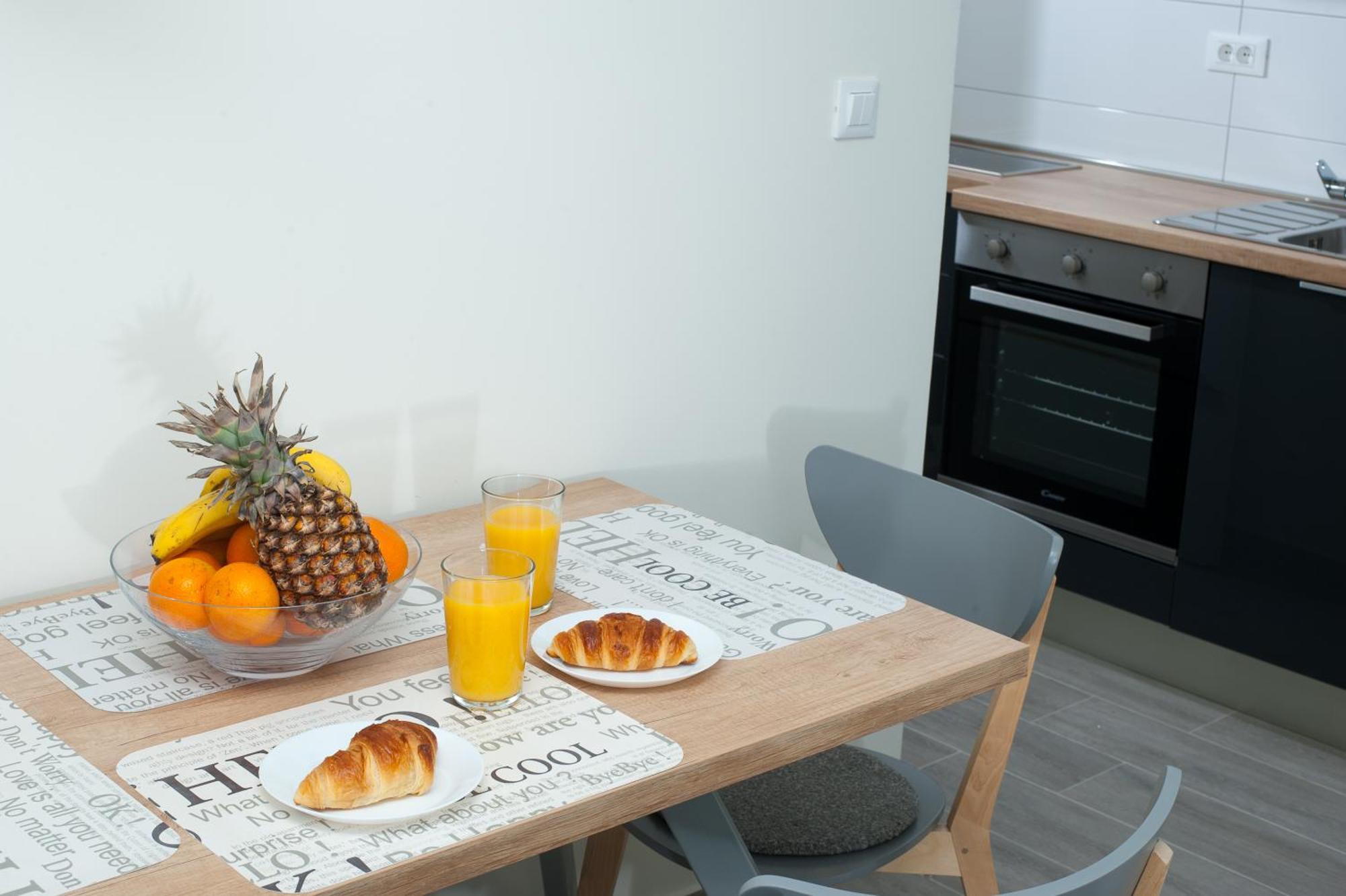 Seaside Luxury Suites Podstrana Habitación foto