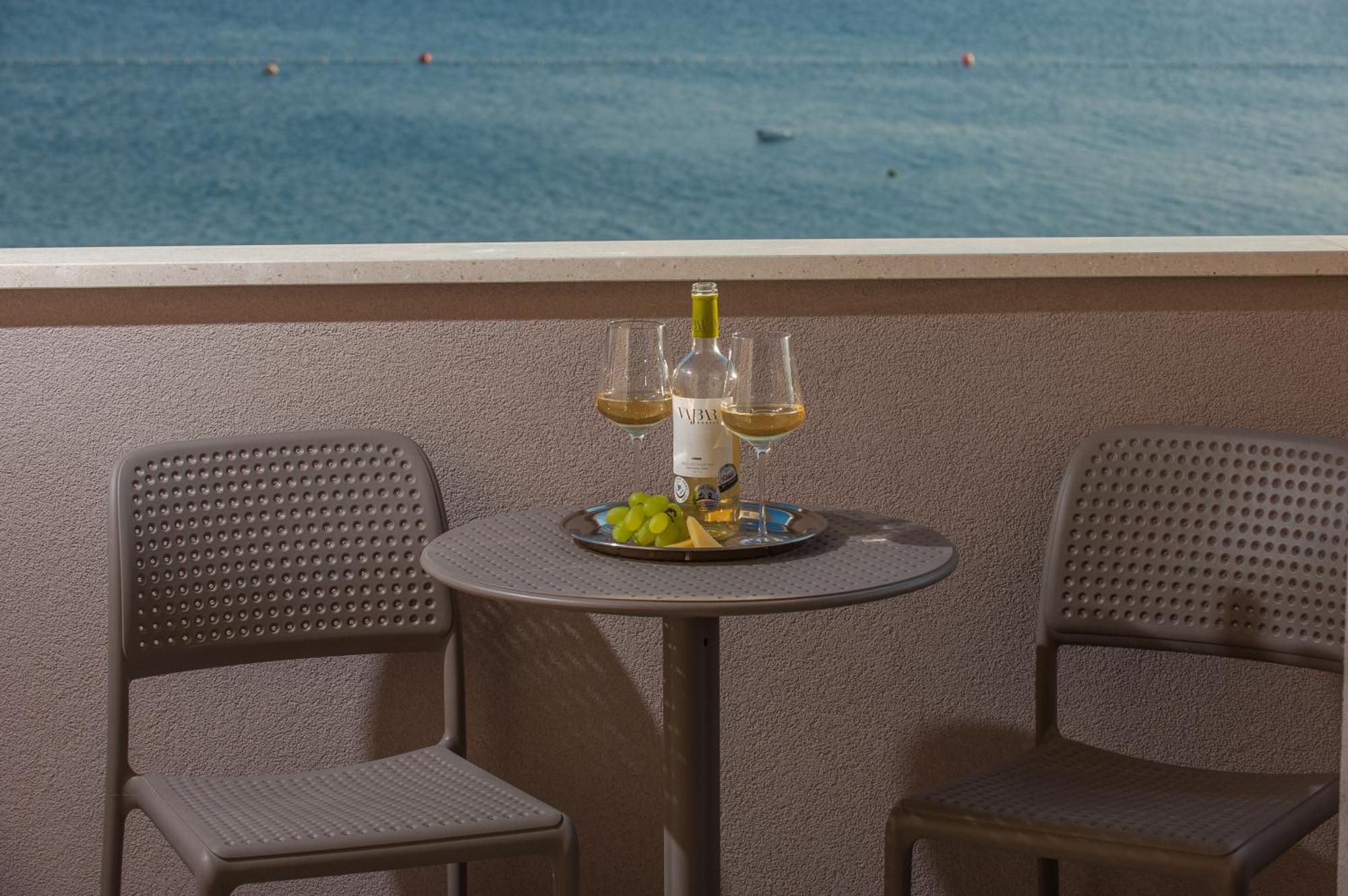 Seaside Luxury Suites Podstrana Habitación foto