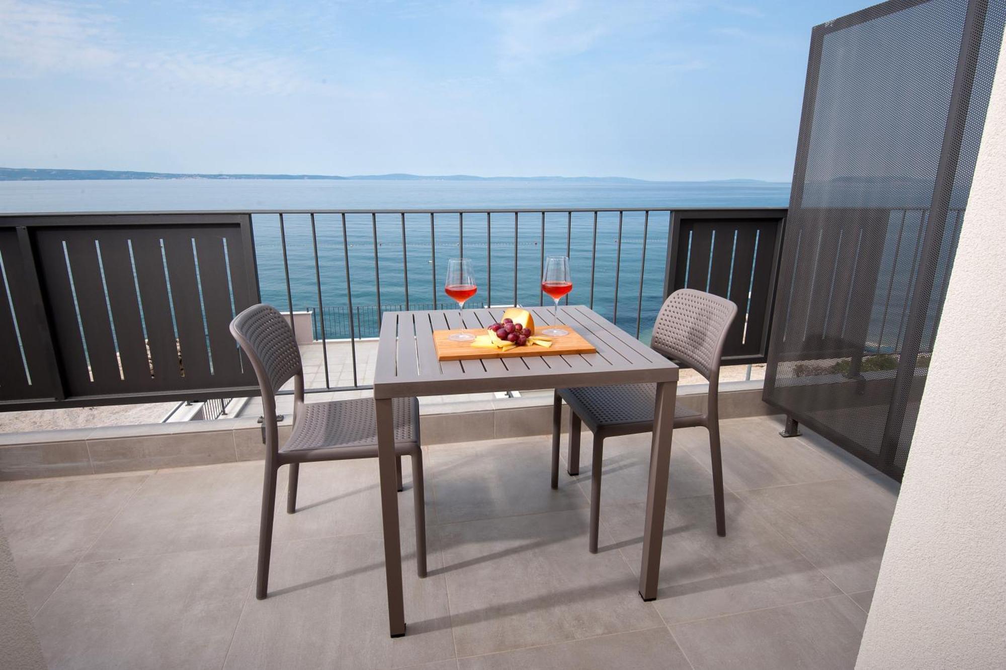 Seaside Luxury Suites Podstrana Habitación foto