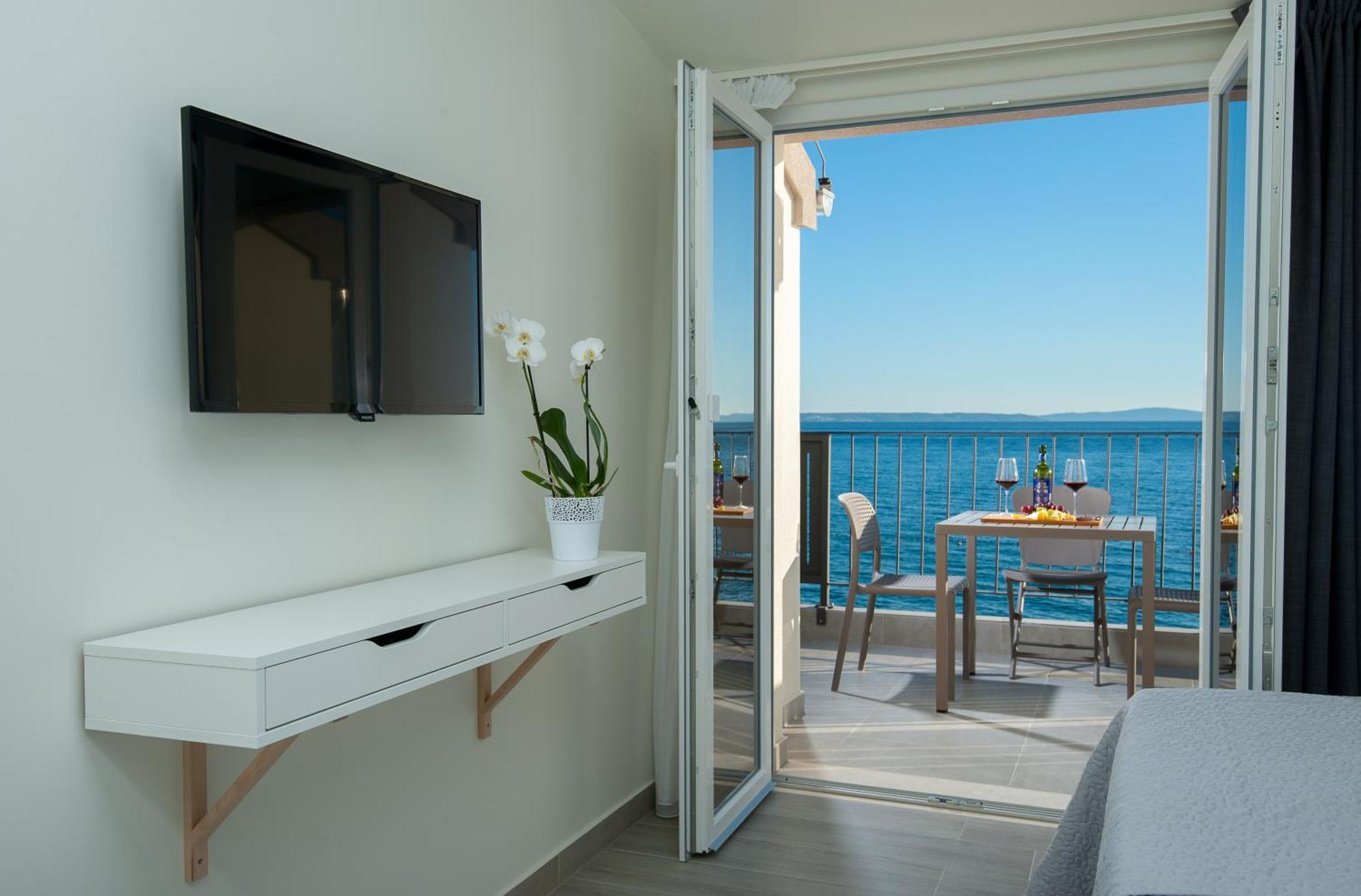 Seaside Luxury Suites Podstrana Habitación foto