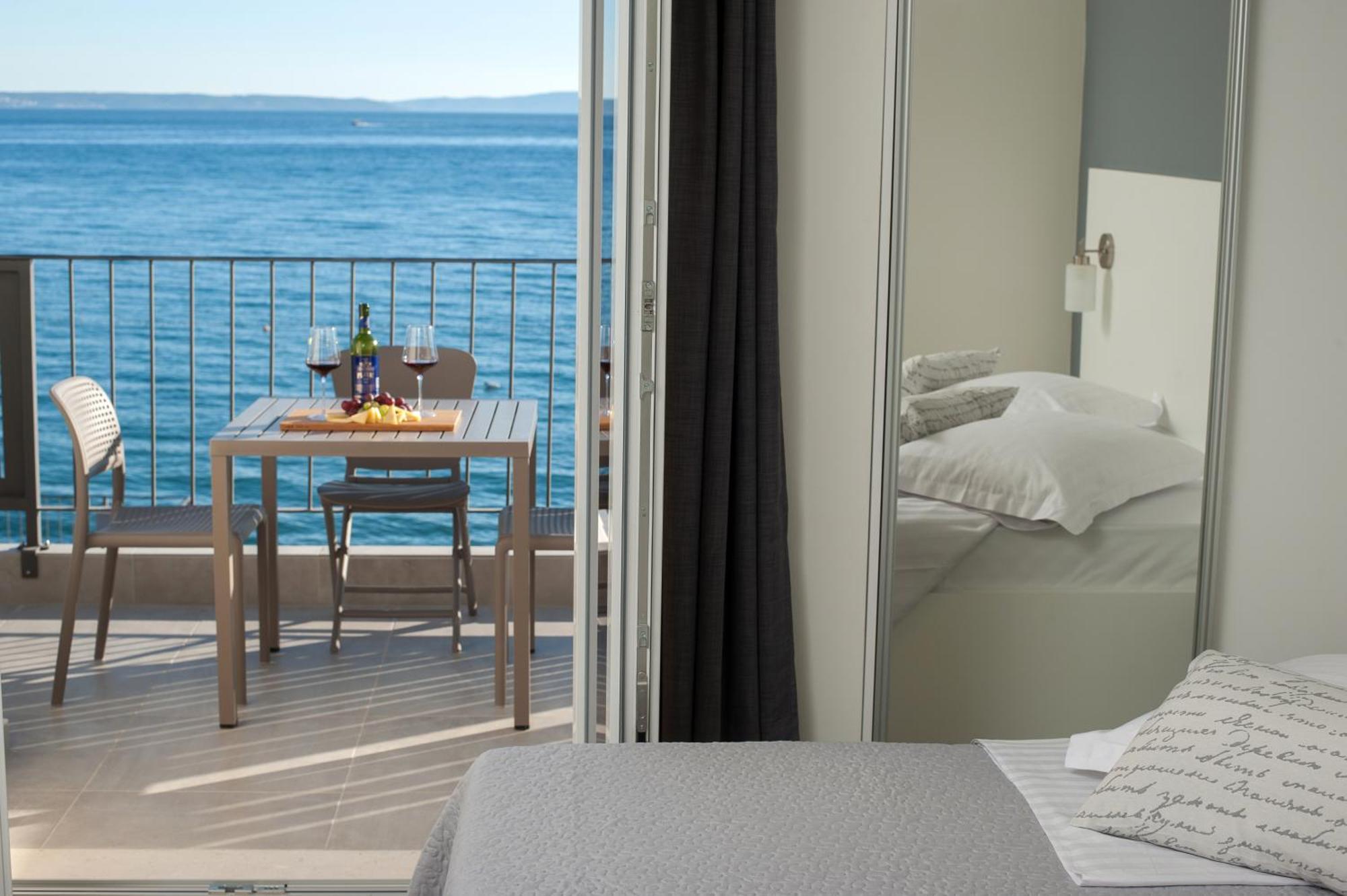 Seaside Luxury Suites Podstrana Habitación foto
