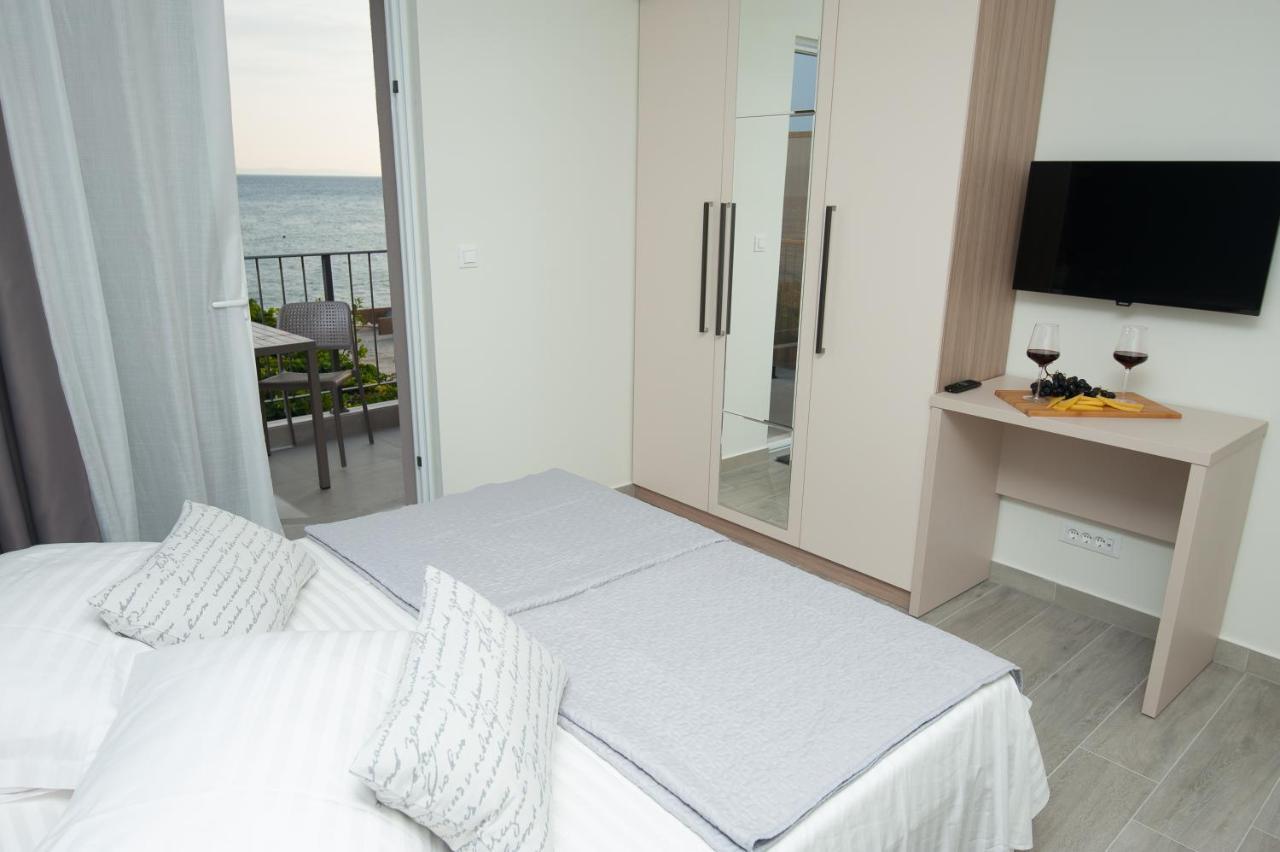 Seaside Luxury Suites Podstrana Habitación foto